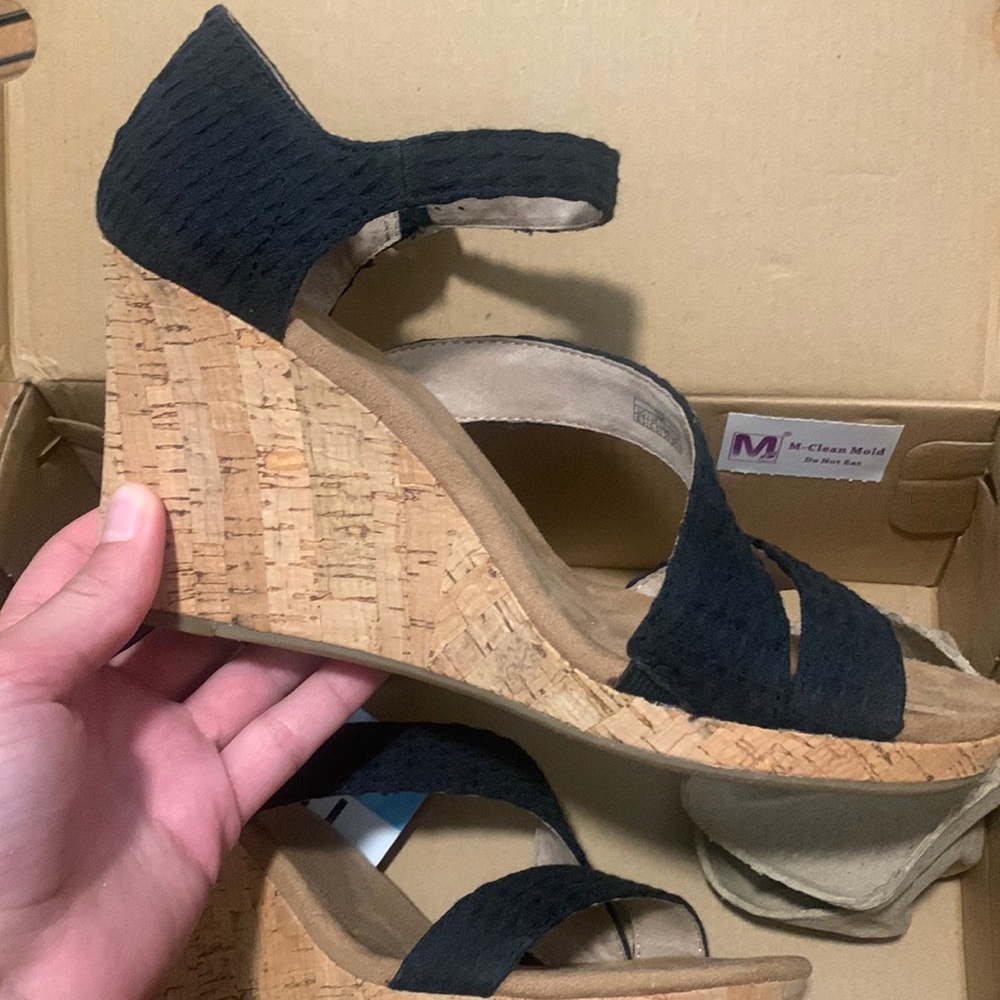Toms Clarissa Black w/ Cork Wedge